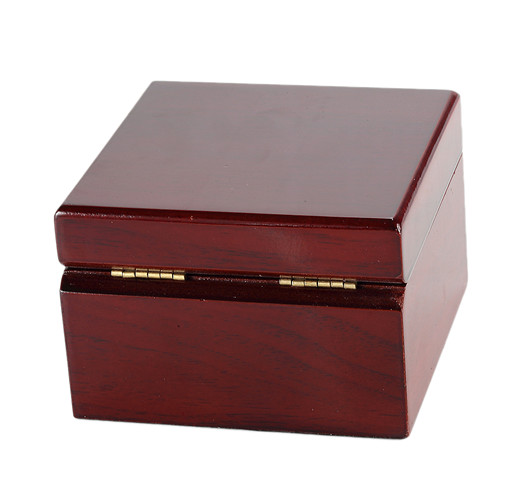 Single Cheap Wood Lacquered Fashion Watch Box Packaging