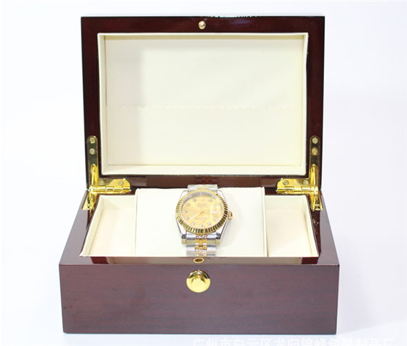 Wooden Lacquered Wristwatch Box Luxury Red Wood Packaging